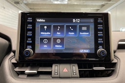 Valkoinen Toyota RAV4 2019 kuva 17.
