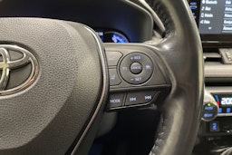 Valkoinen Toyota RAV4 2019 kuva 27.
