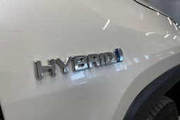 Valkoinen Toyota RAV4 2019 kuva 30.