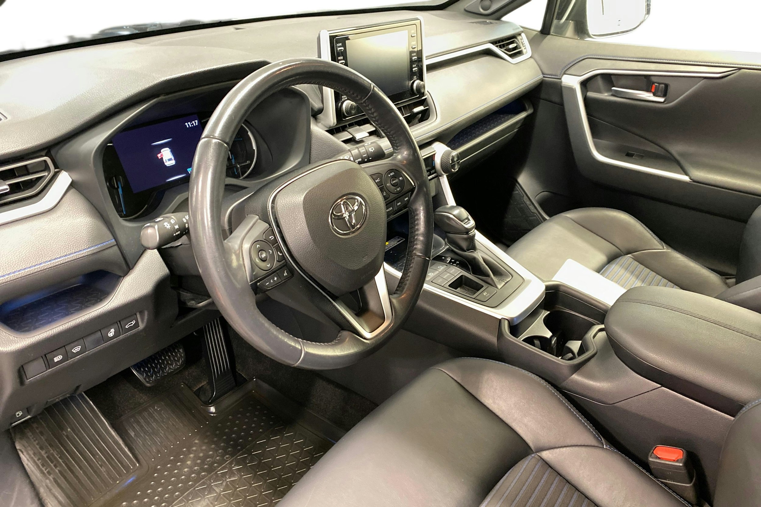 Harmaa Toyota RAV4 2019 kuva 7.