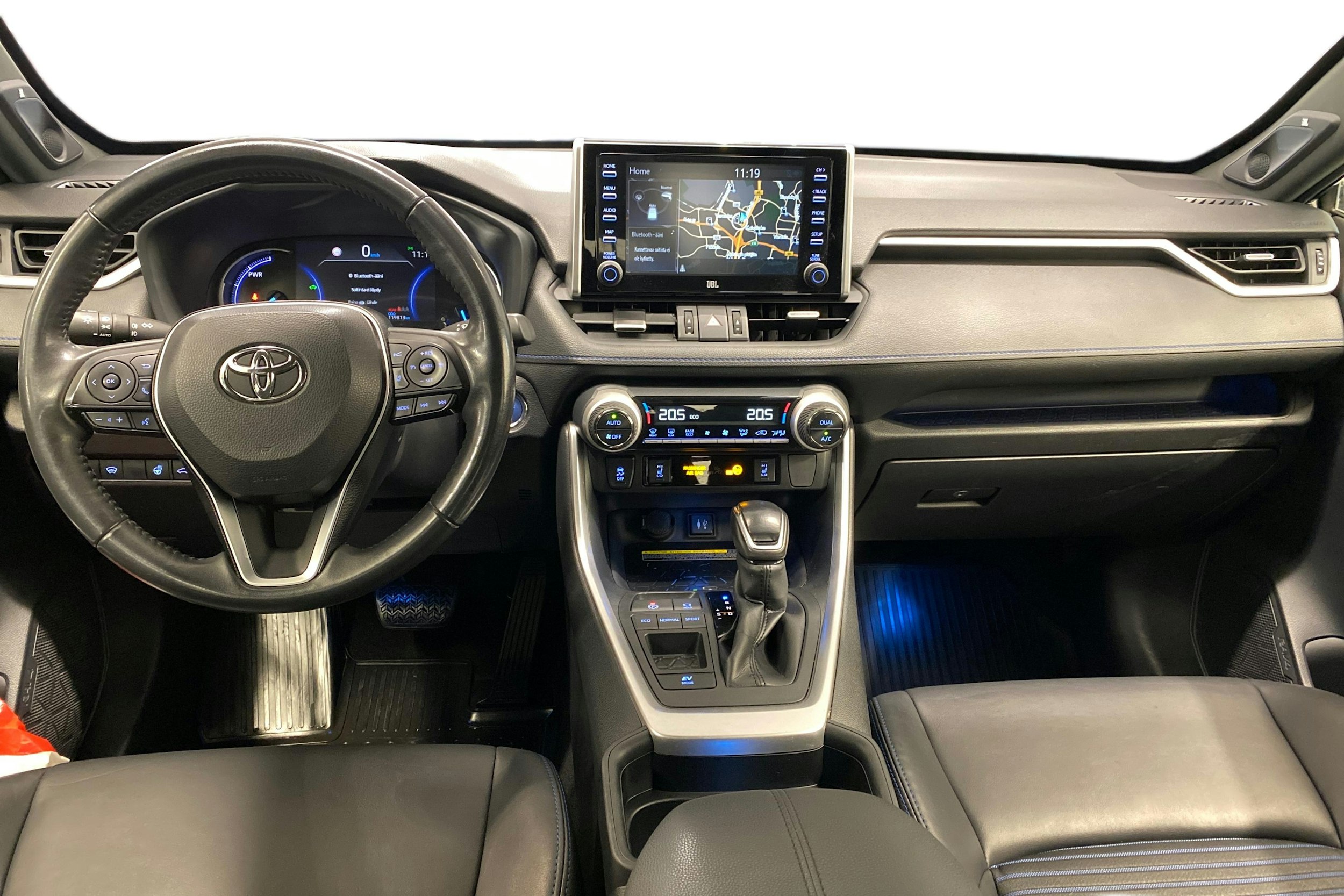 Harmaa Toyota RAV4 2019 kuva 9.