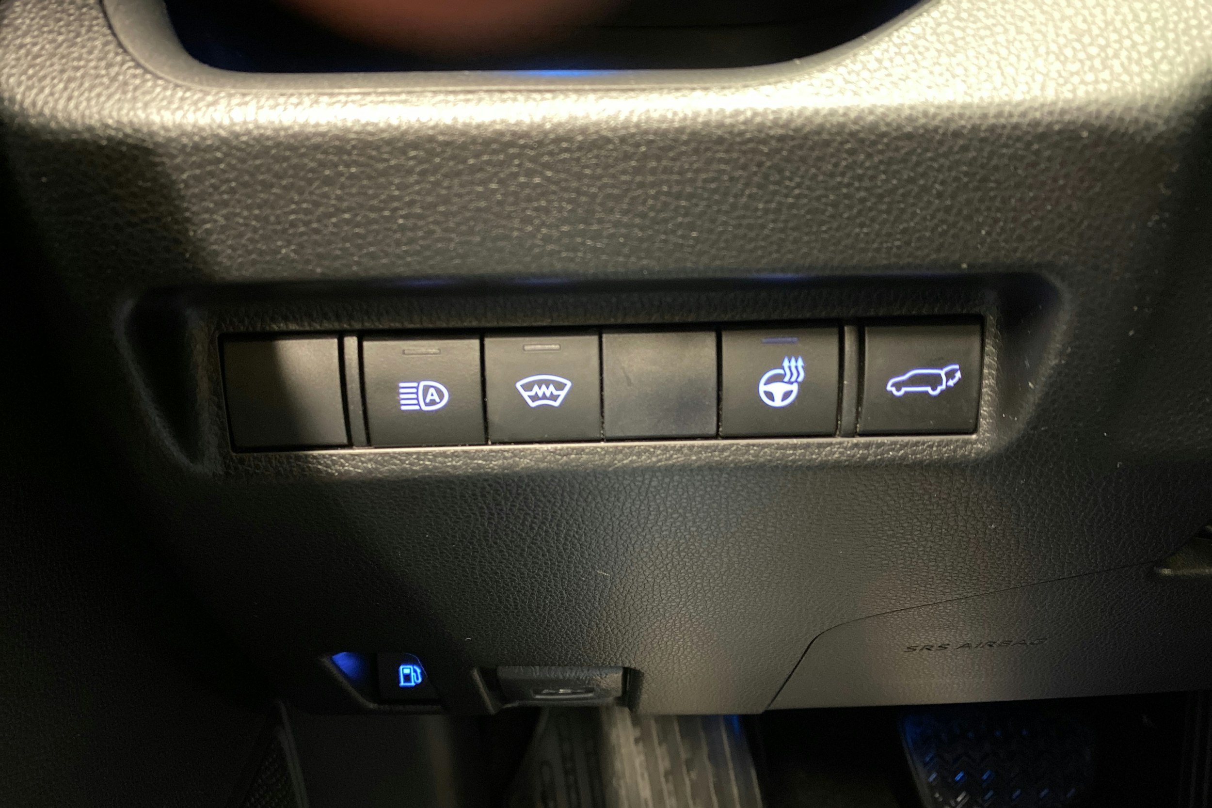 Harmaa Toyota RAV4 2019 kuva 16.