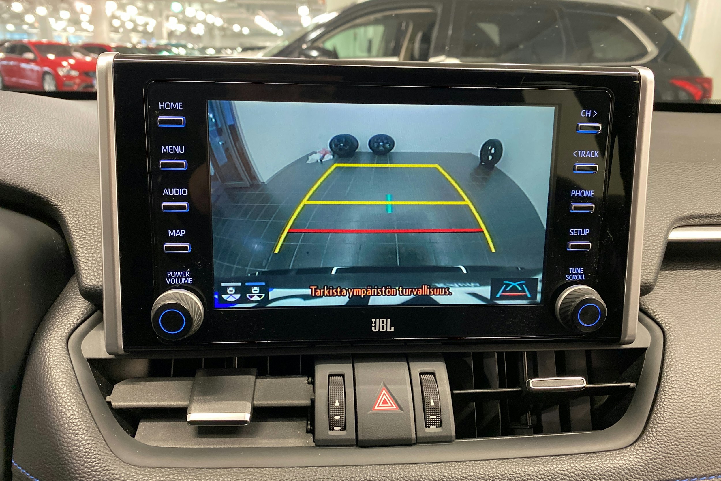 Harmaa Toyota RAV4 2019 kuva 17.