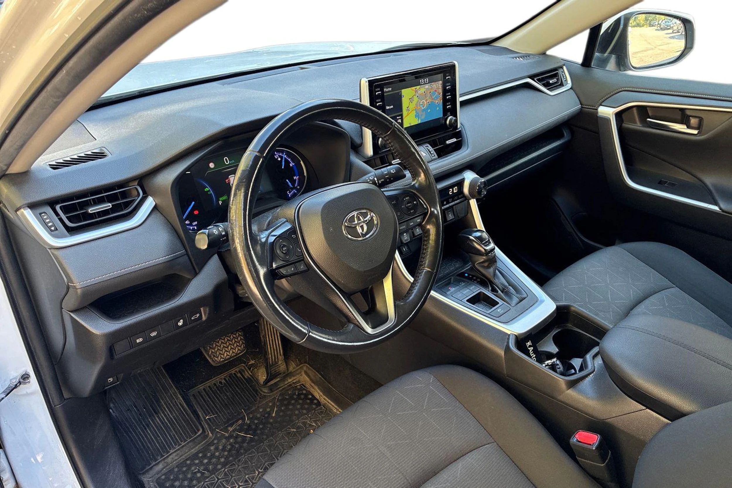 valkoinen Toyota RAV4 2019 kuva 3.