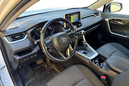 valkoinen Toyota RAV4 2019 kuva 3.
