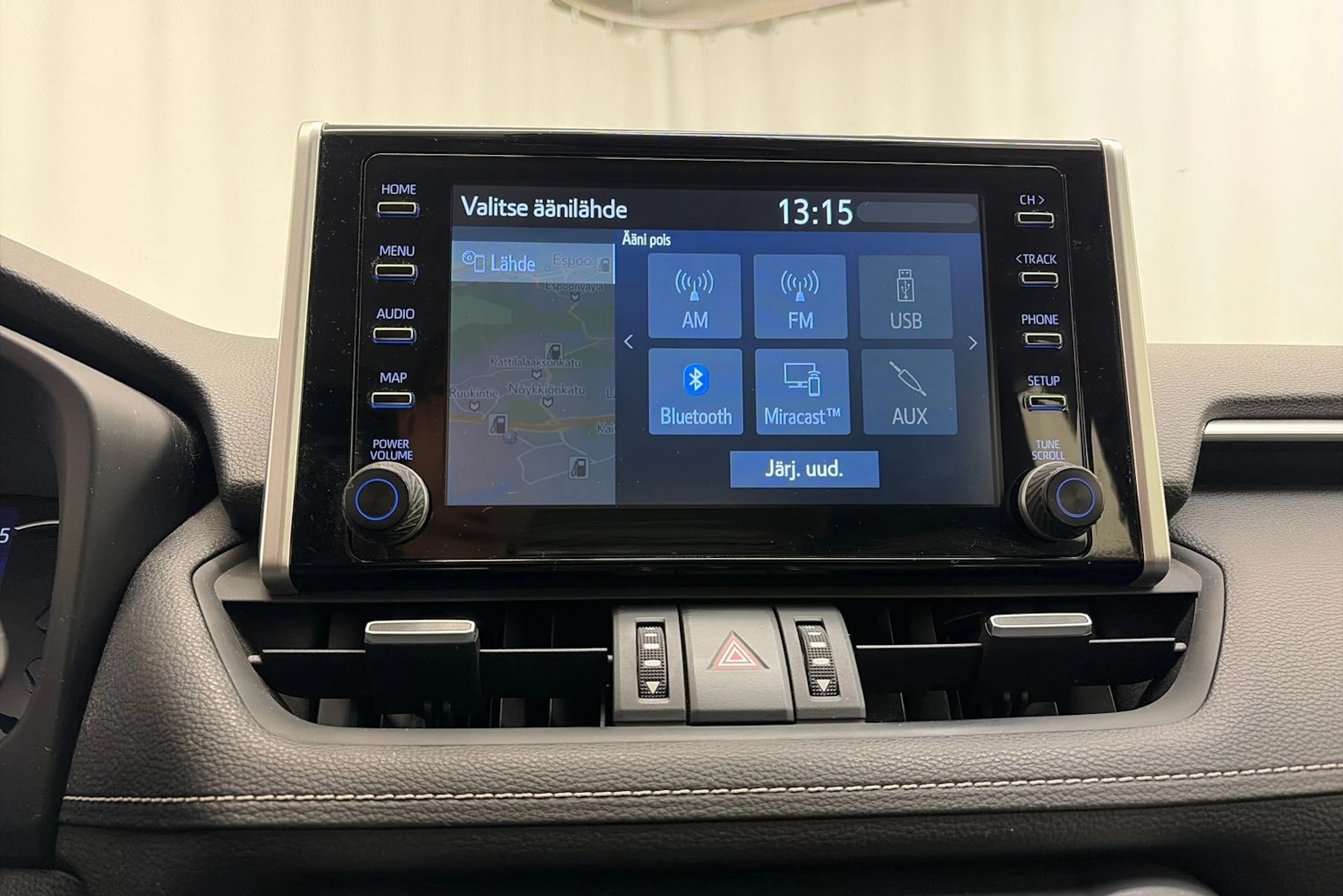 valkoinen Toyota RAV4 2019 kuva 20.