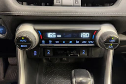valkoinen Toyota RAV4 2019 kuva 21.
