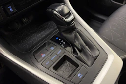 valkoinen Toyota RAV4 2019 kuva 22.