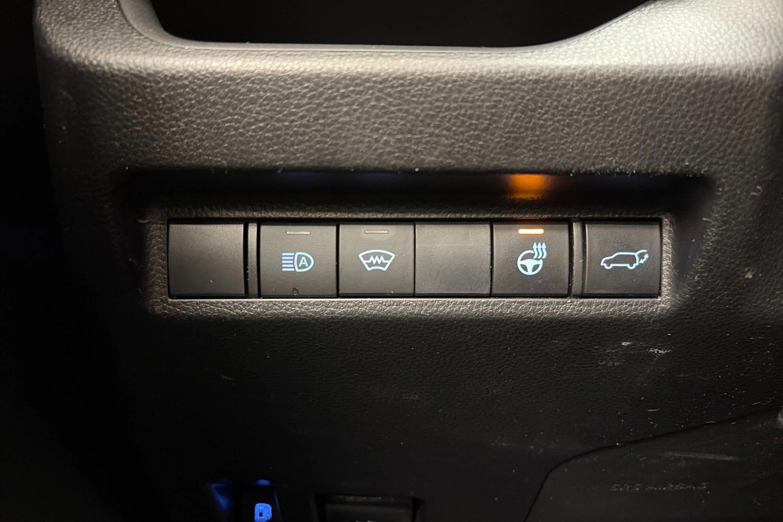 valkoinen Toyota RAV4 2019 kuva 23.