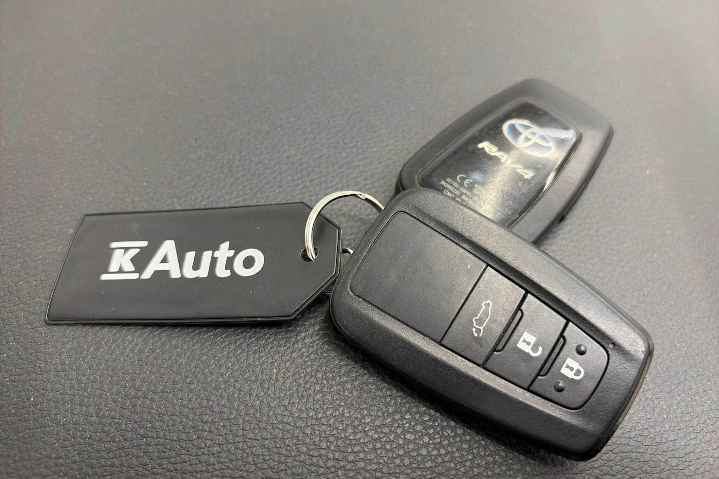 valkoinen Toyota RAV4 2019 kuva 25.