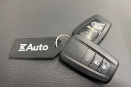 valkoinen Toyota RAV4 2019 kuva 25.