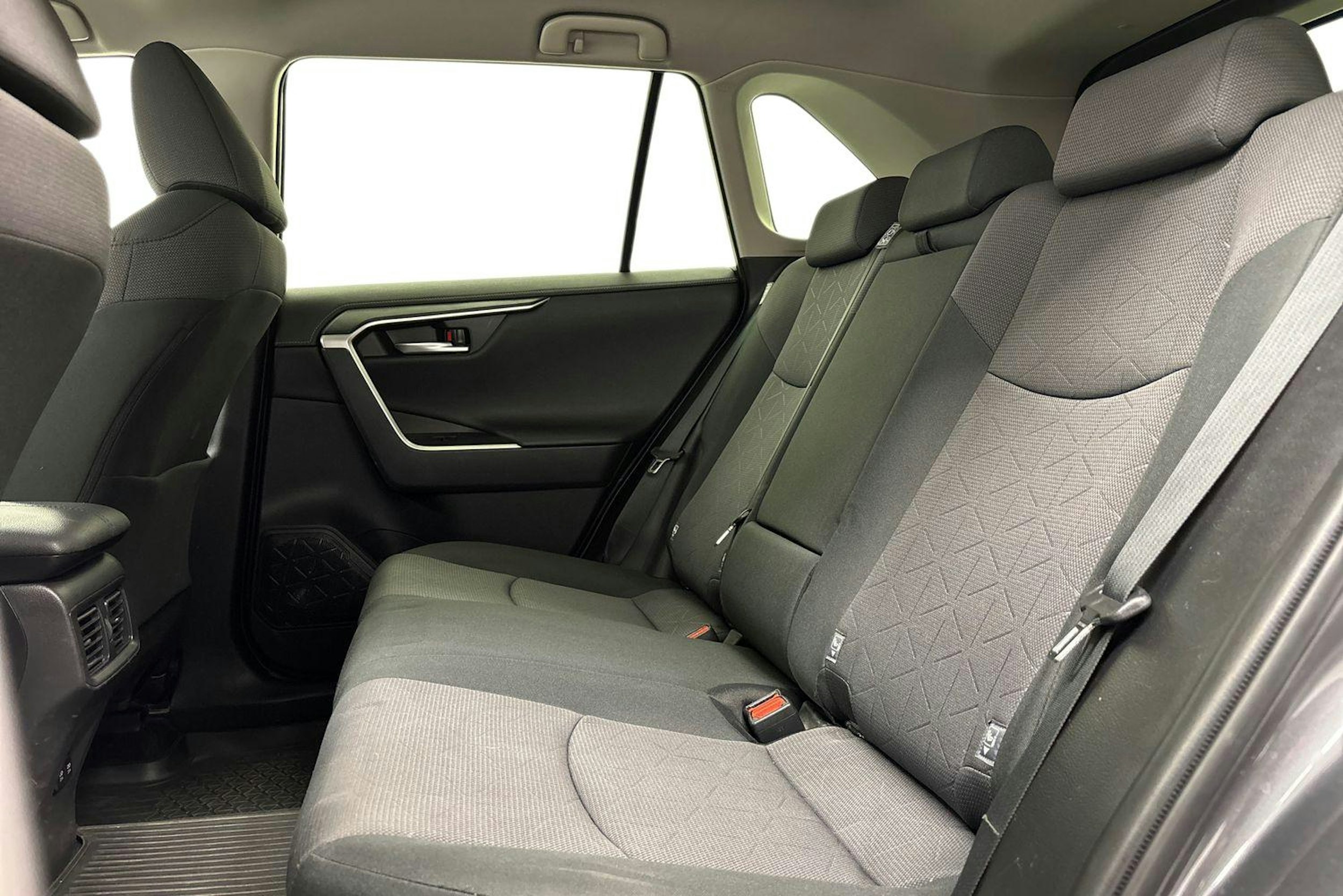harmaa Toyota RAV4 2019 kuva 10.