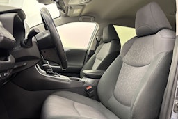 harmaa Toyota RAV4 2019 kuva 14.