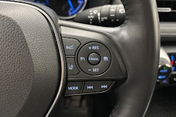 harmaa Toyota RAV4 2019 kuva 17.