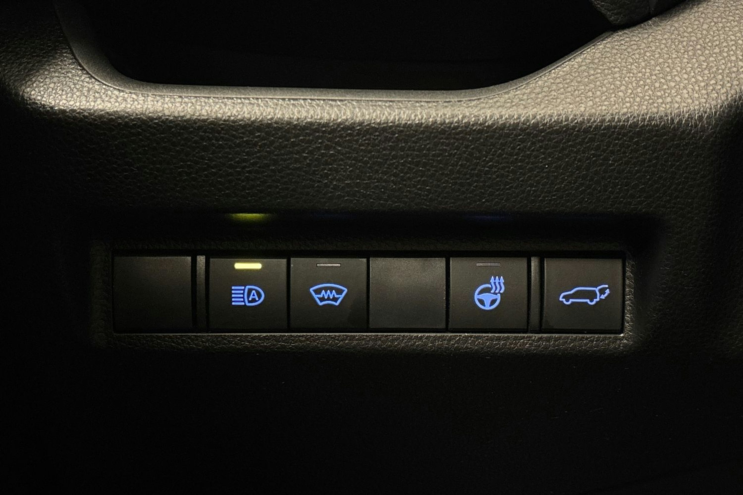 harmaa Toyota RAV4 2019 kuva 19.