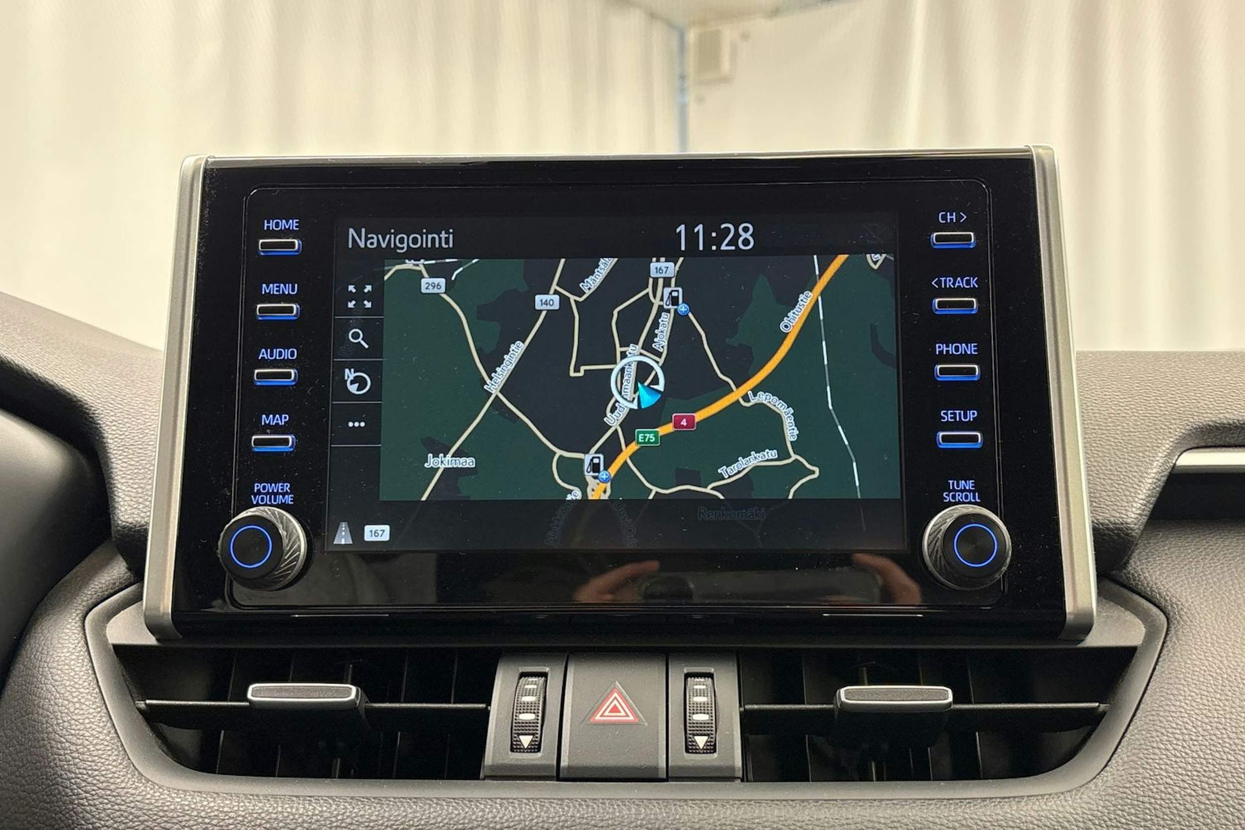 harmaa Toyota RAV4 2019 kuva 20.