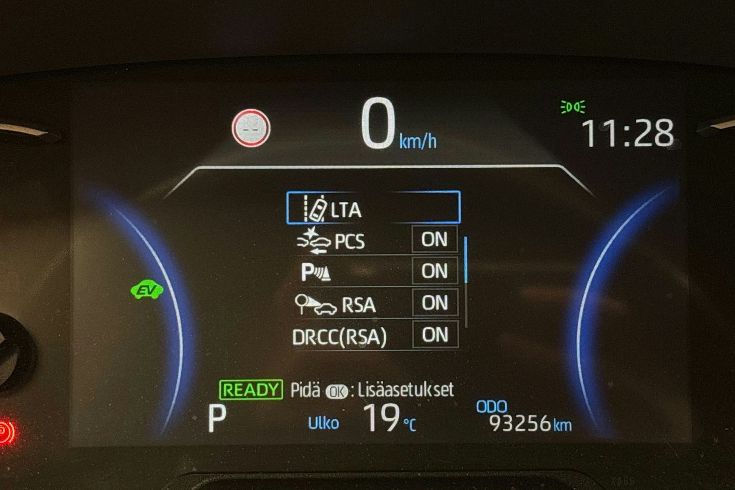harmaa Toyota RAV4 2019 kuva 21.