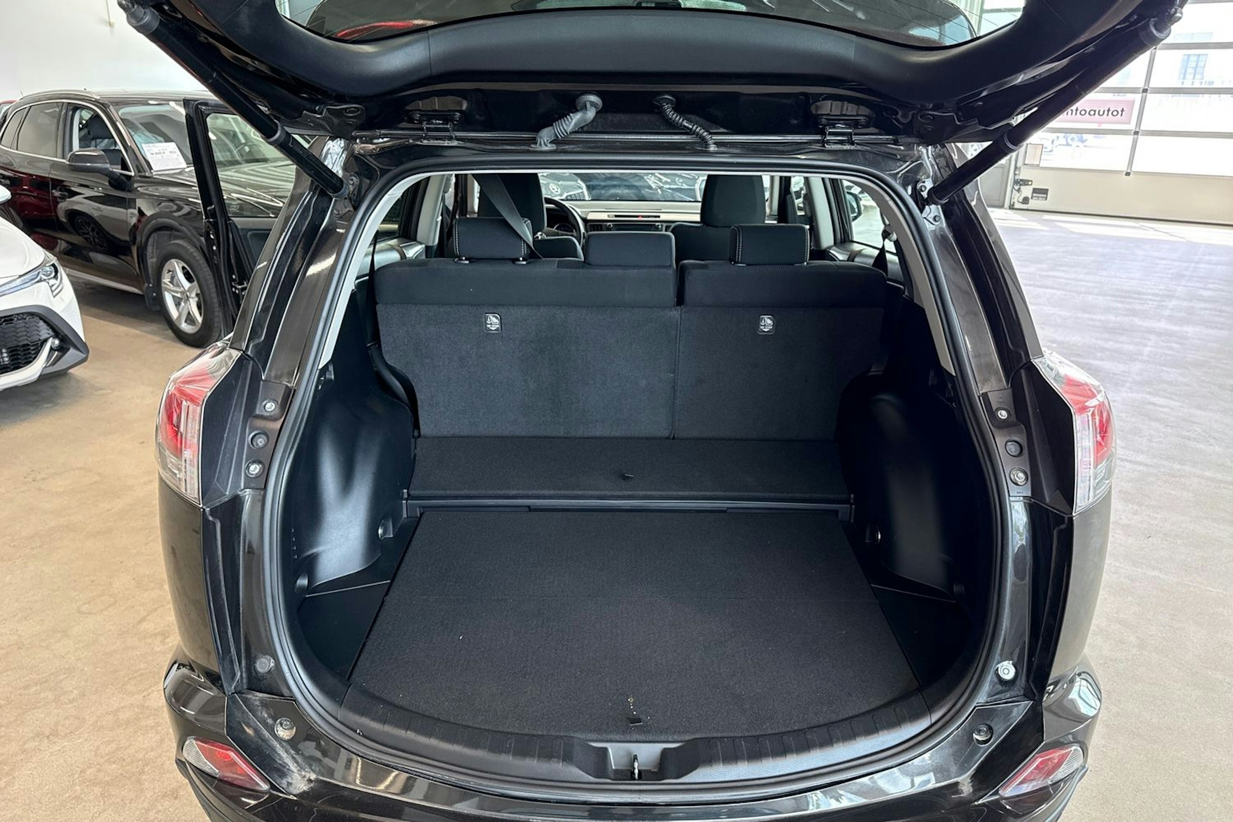 ruskea (beige) Toyota RAV4 2019 kuva 24.