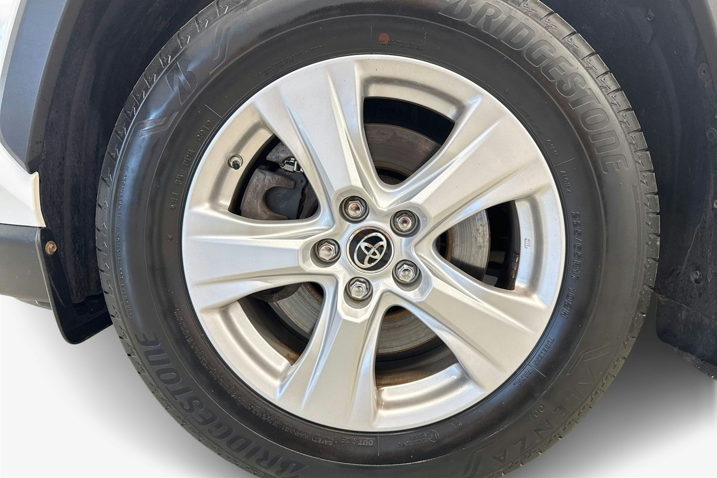 valkoinen Toyota RAV4 2019 kuva 11.
