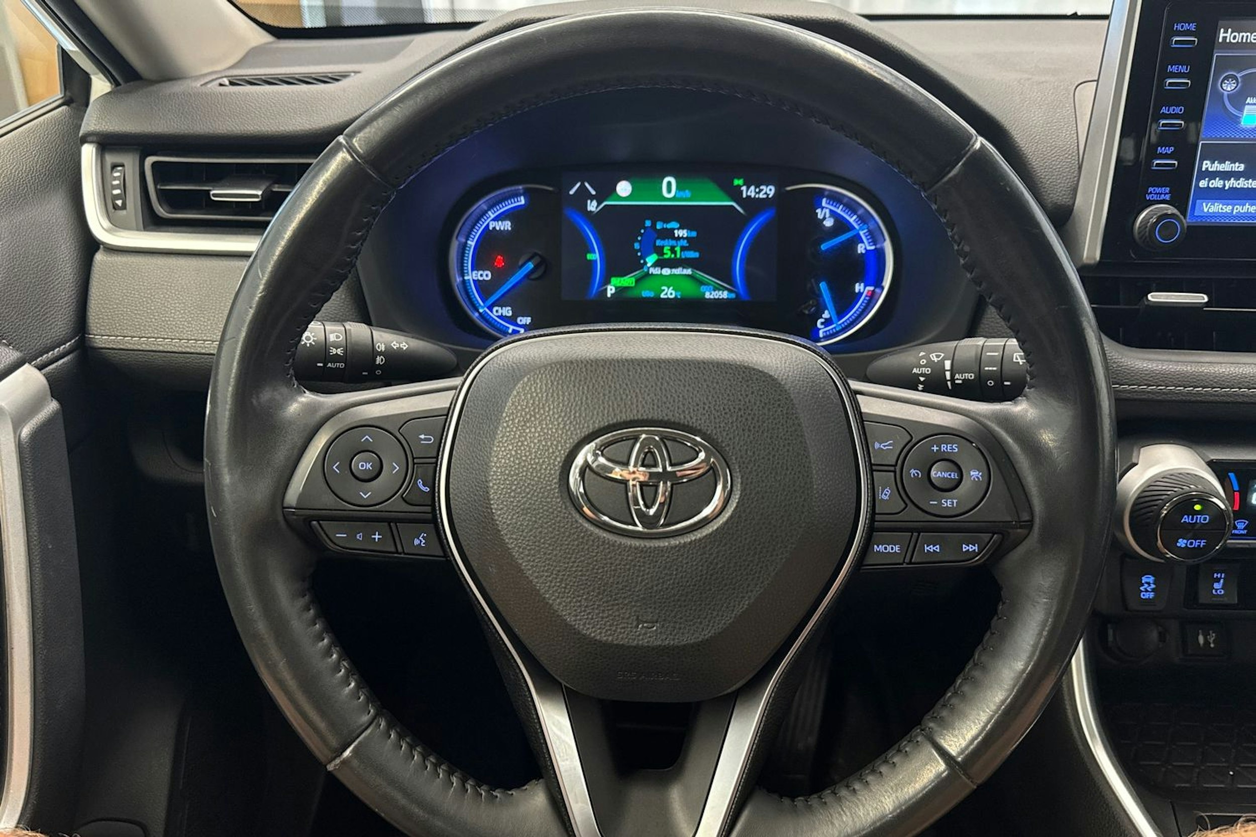 valkoinen Toyota RAV4 2019 kuva 14.