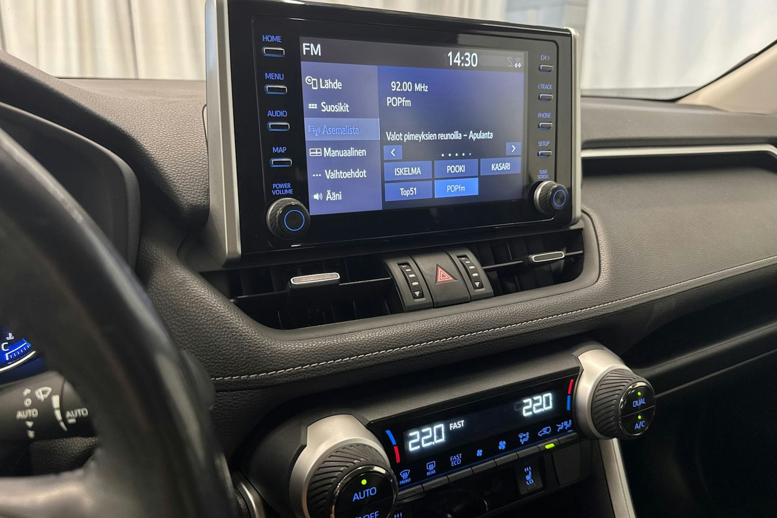 valkoinen Toyota RAV4 2019 kuva 15.