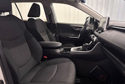 valkoinen Toyota RAV4 2019 kuva 22.