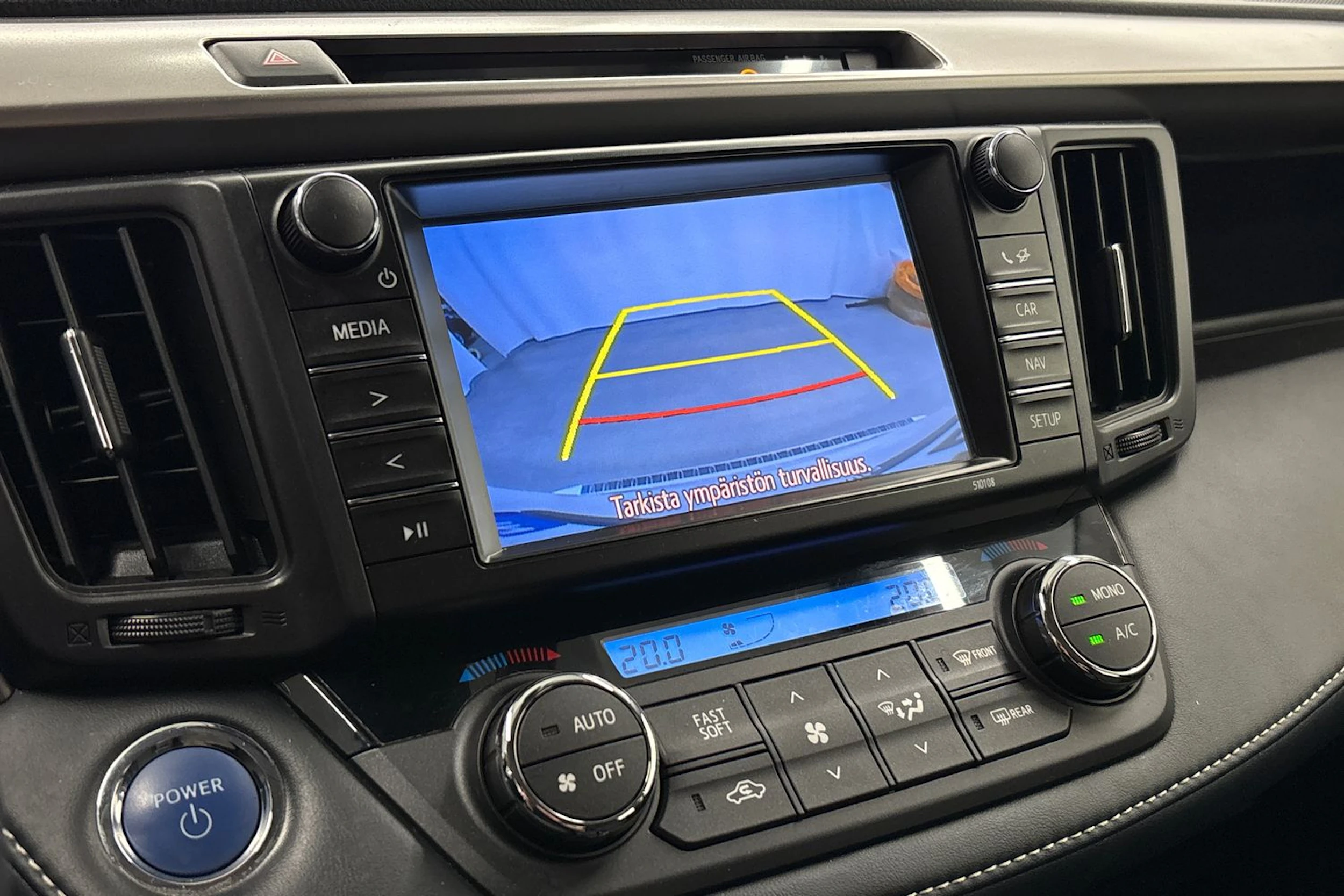 valkoinen Toyota RAV4 2019 kuva 16.