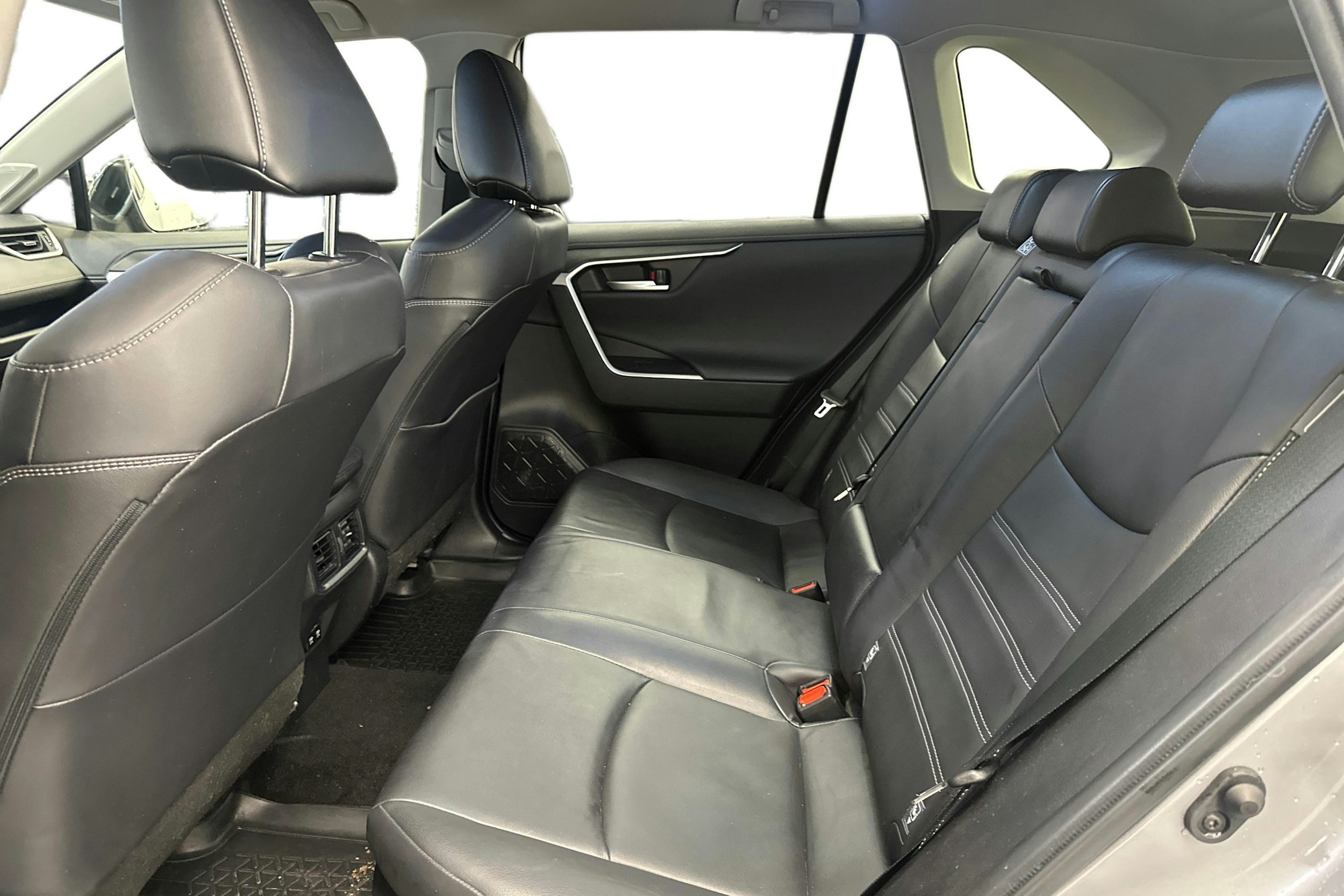 Hopea Toyota RAV4 2019 kuva 10.