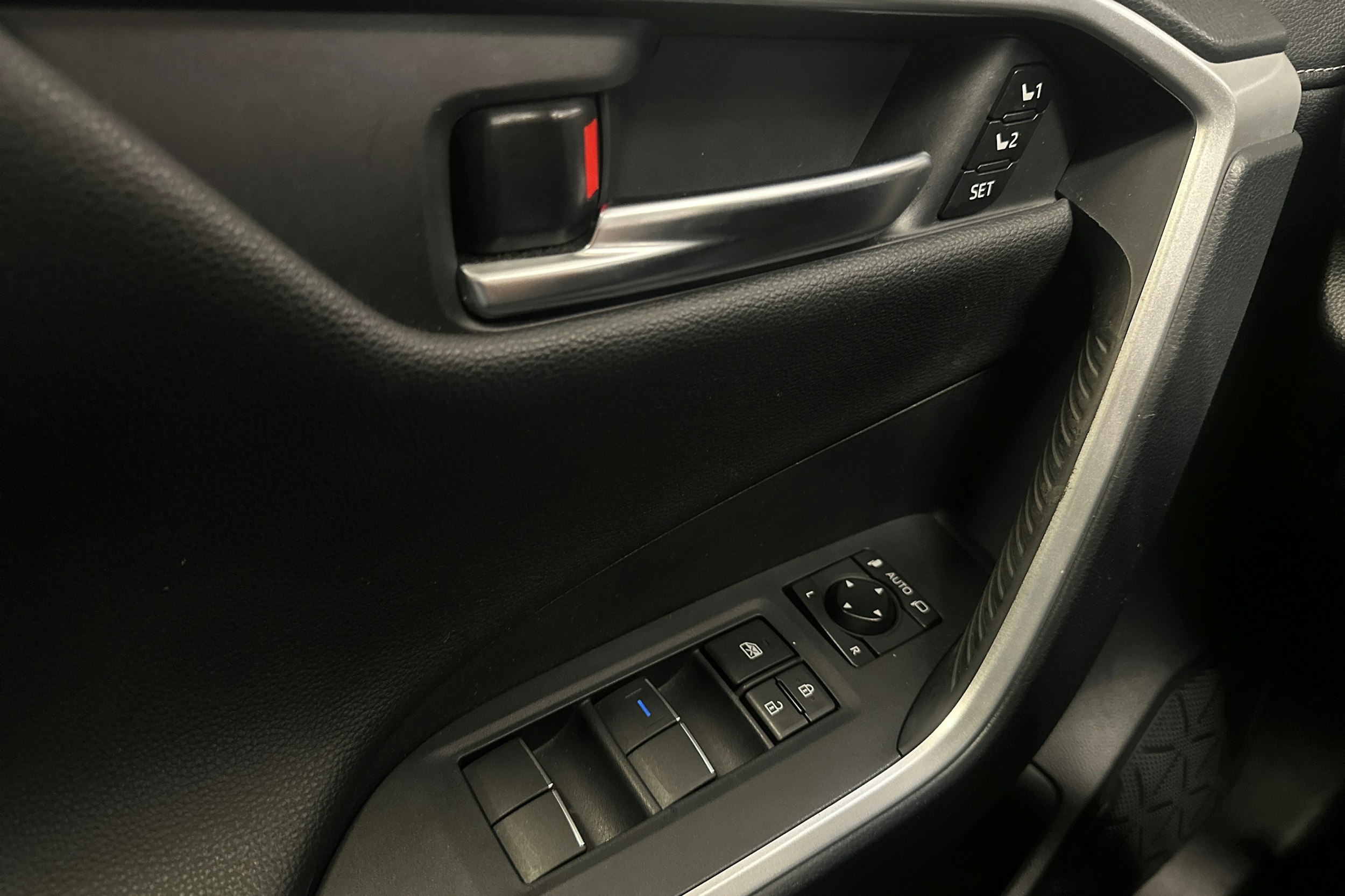 Hopea Toyota RAV4 2019 kuva 17.