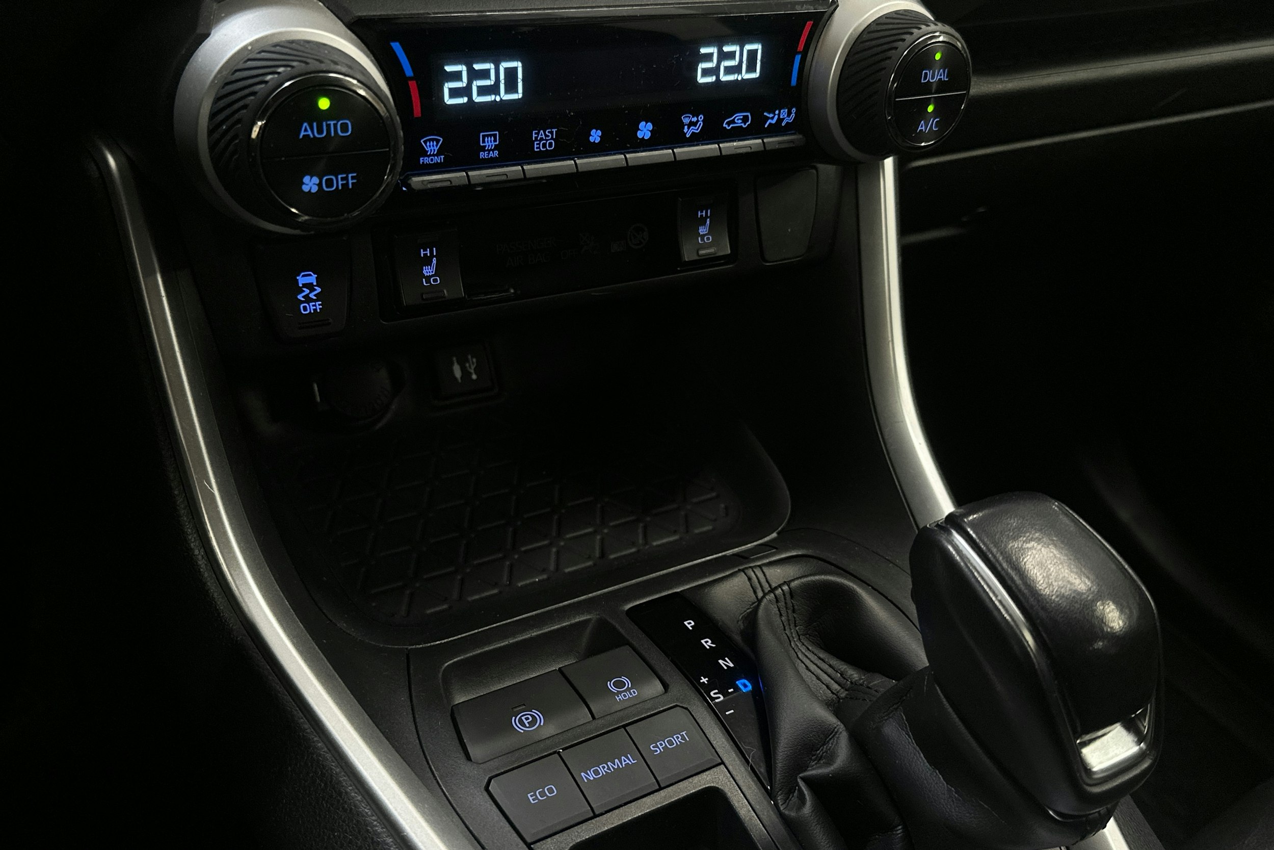 Hopea Toyota RAV4 2019 kuva 21.