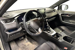 valkoinen Toyota RAV4 2019 kuva 3.