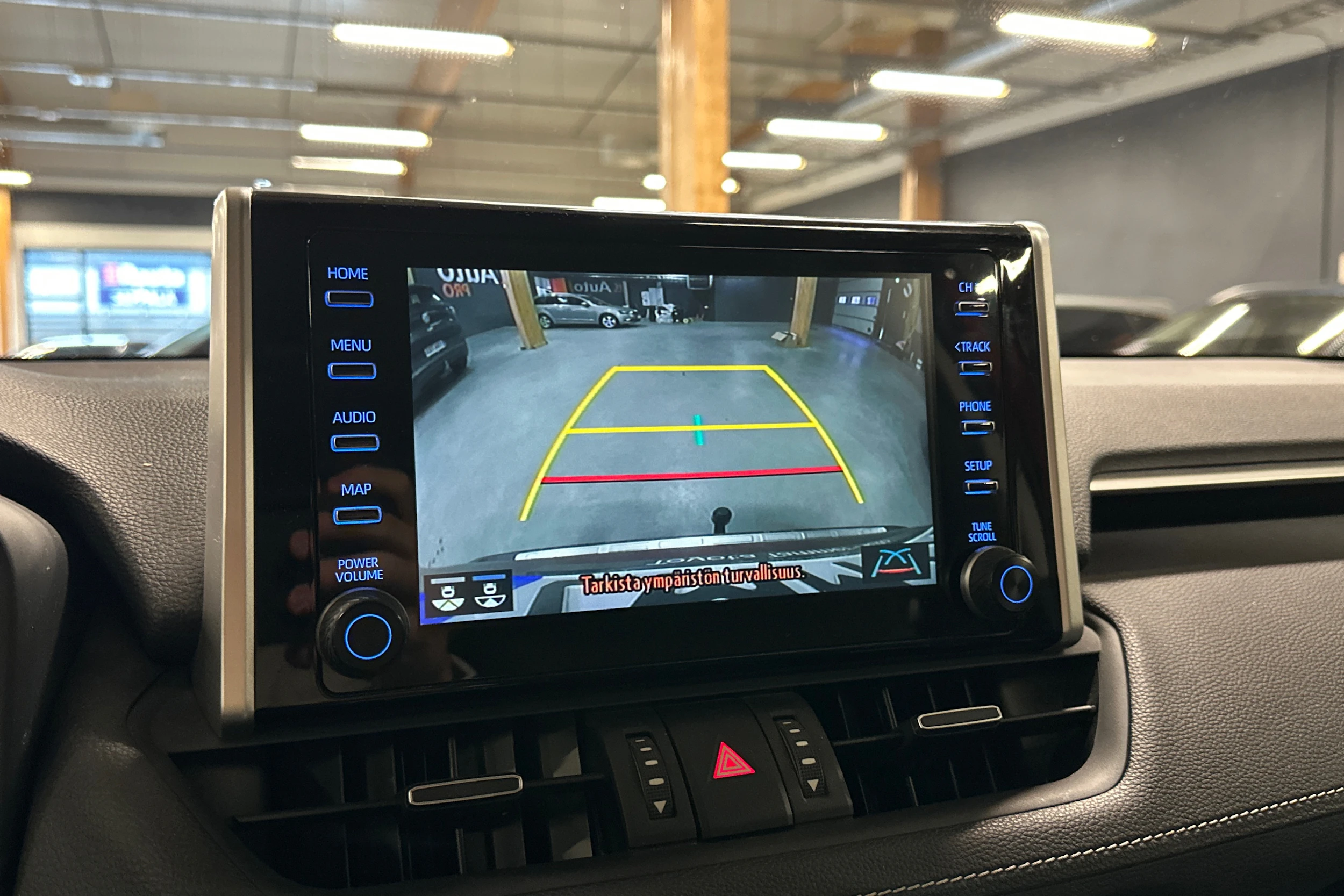 met. punainen Toyota RAV4 2019 kuva 6.