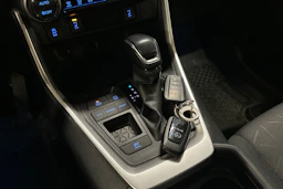 met. punainen Toyota RAV4 2019 kuva 7.