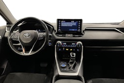 musta Toyota RAV4 2020 kuva 9.