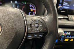 musta Toyota RAV4 2020 kuva 15.