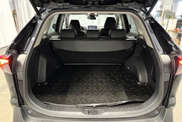 musta Toyota RAV4 2020 kuva 24.