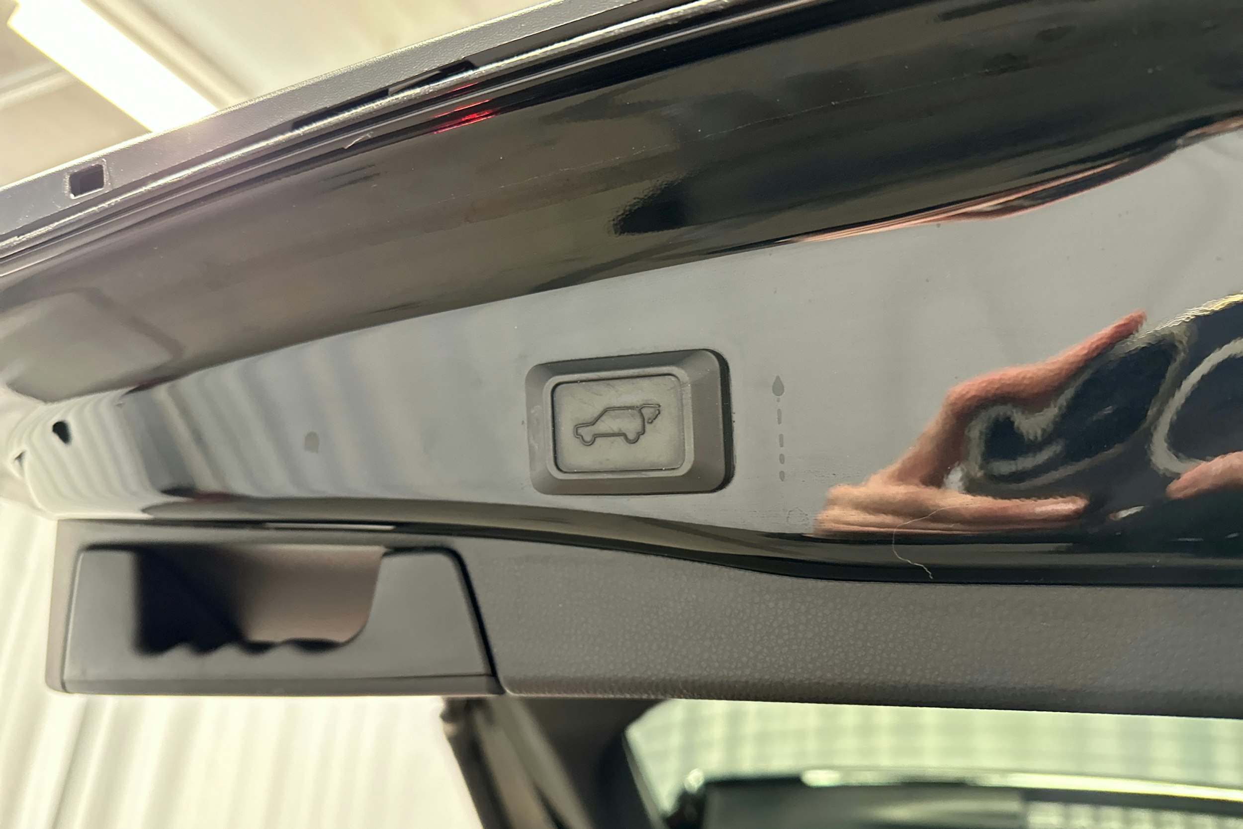 musta Toyota RAV4 2020 kuva 25.