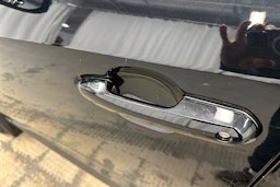 musta Toyota RAV4 2020 kuva 27.