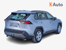 harmaa Toyota RAV4 2020 kuva 2.