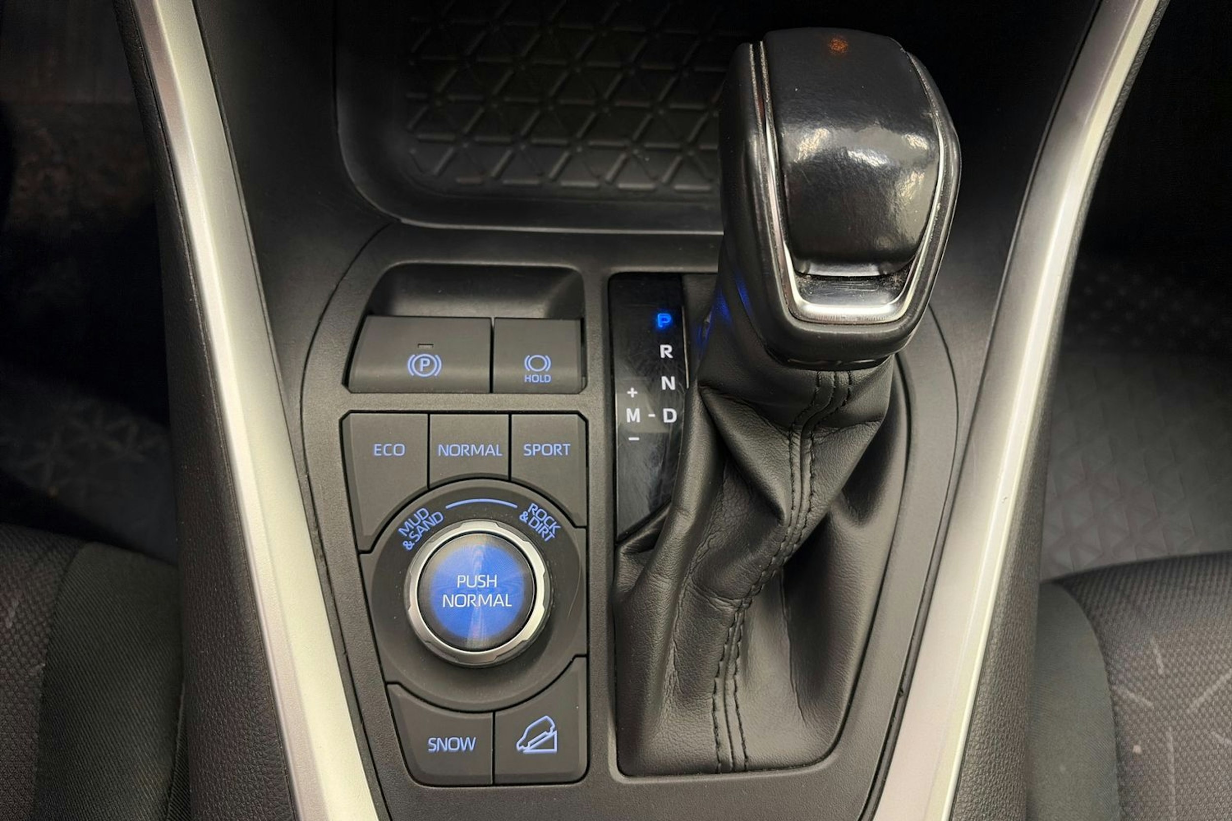 hopea Toyota RAV4 2020 kuva 22.