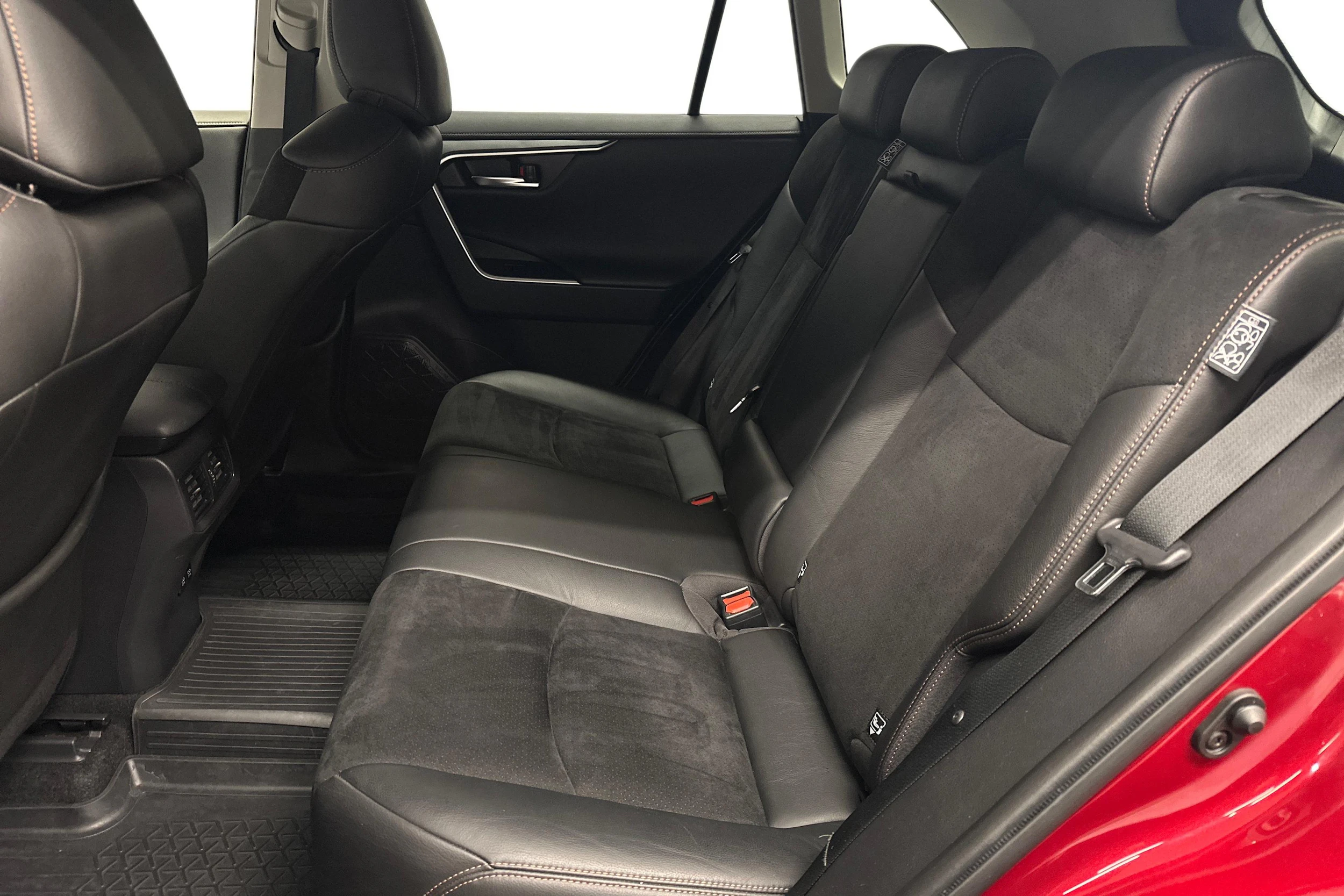 punainen Toyota RAV4 2020 kuva 8.