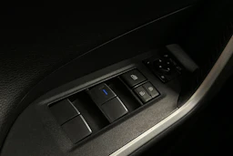 punainen Toyota RAV4 2020 kuva 14.