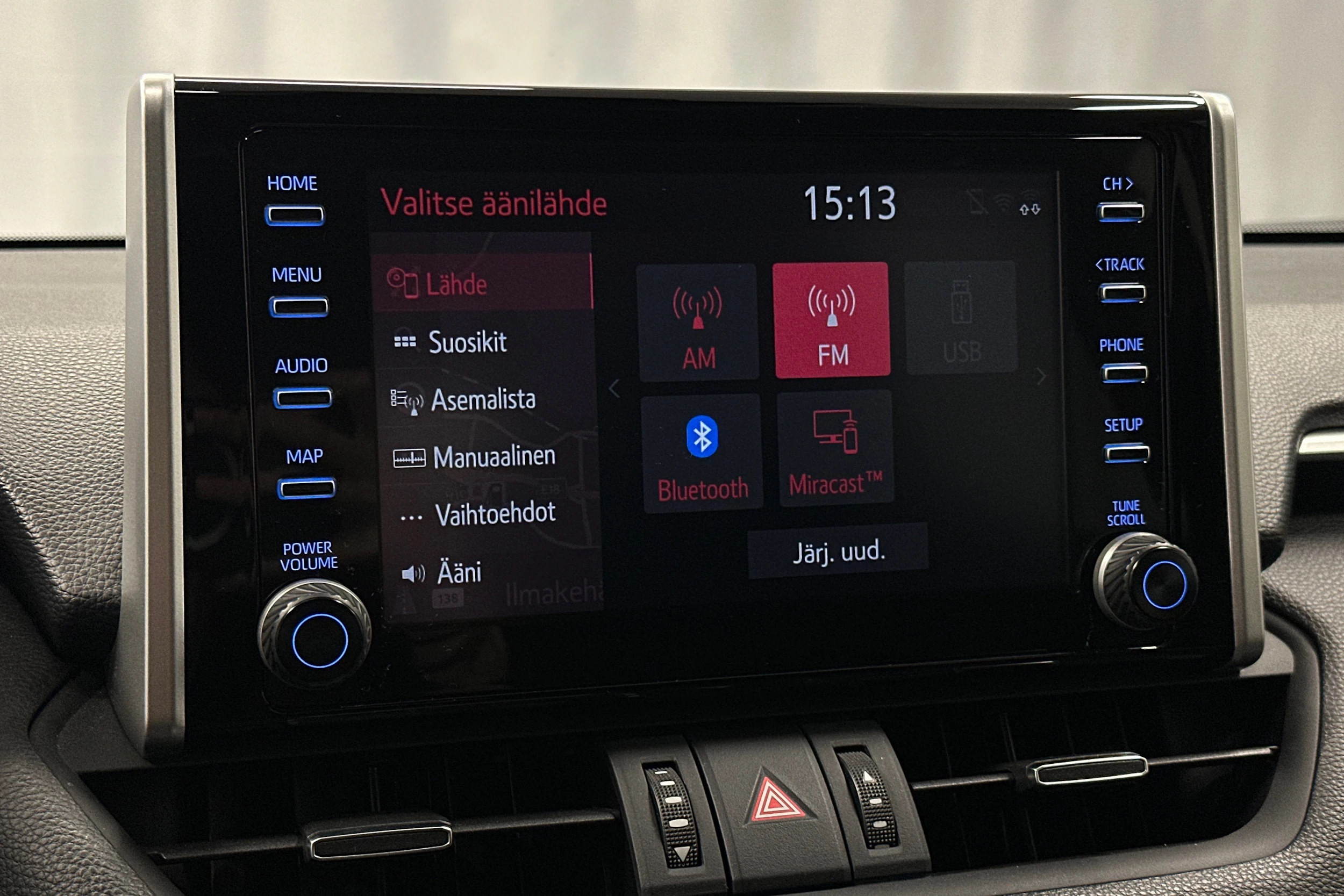 punainen Toyota RAV4 2020 kuva 20.
