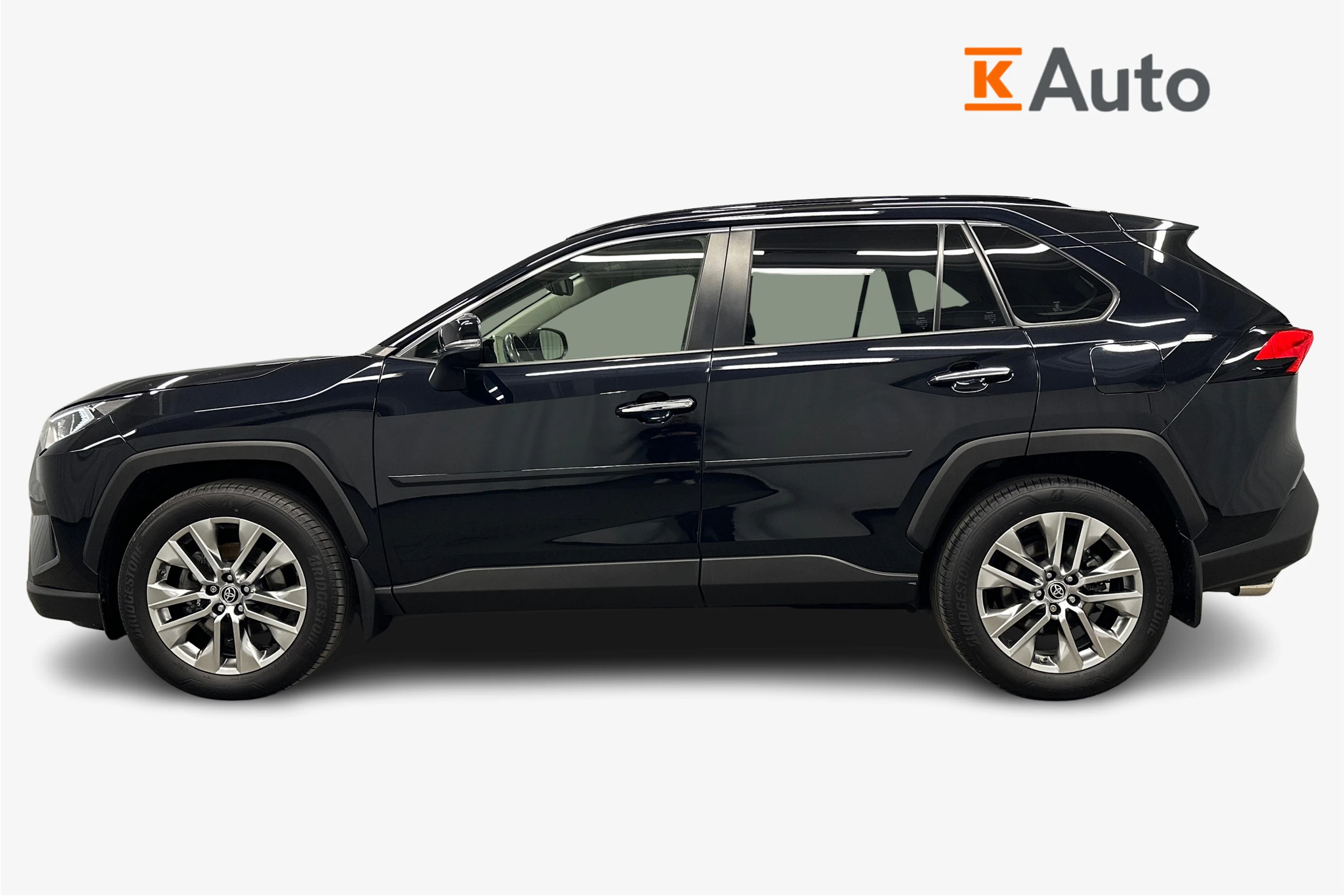 musta Toyota RAV4 2020 kuva 5.