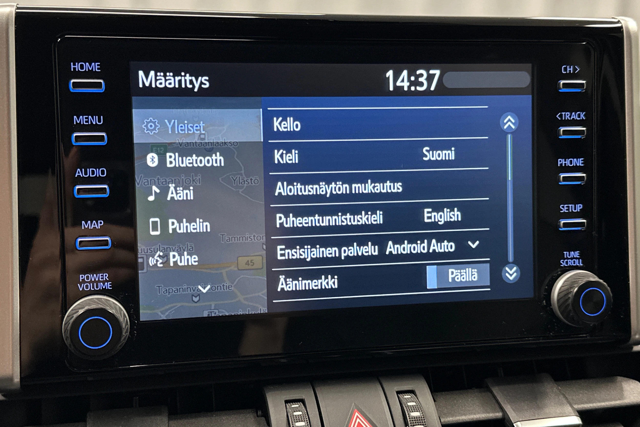 musta Toyota RAV4 2020 kuva 22.