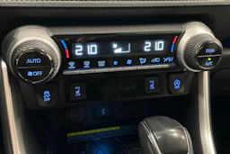 musta Toyota RAV4 2020 kuva 25.
