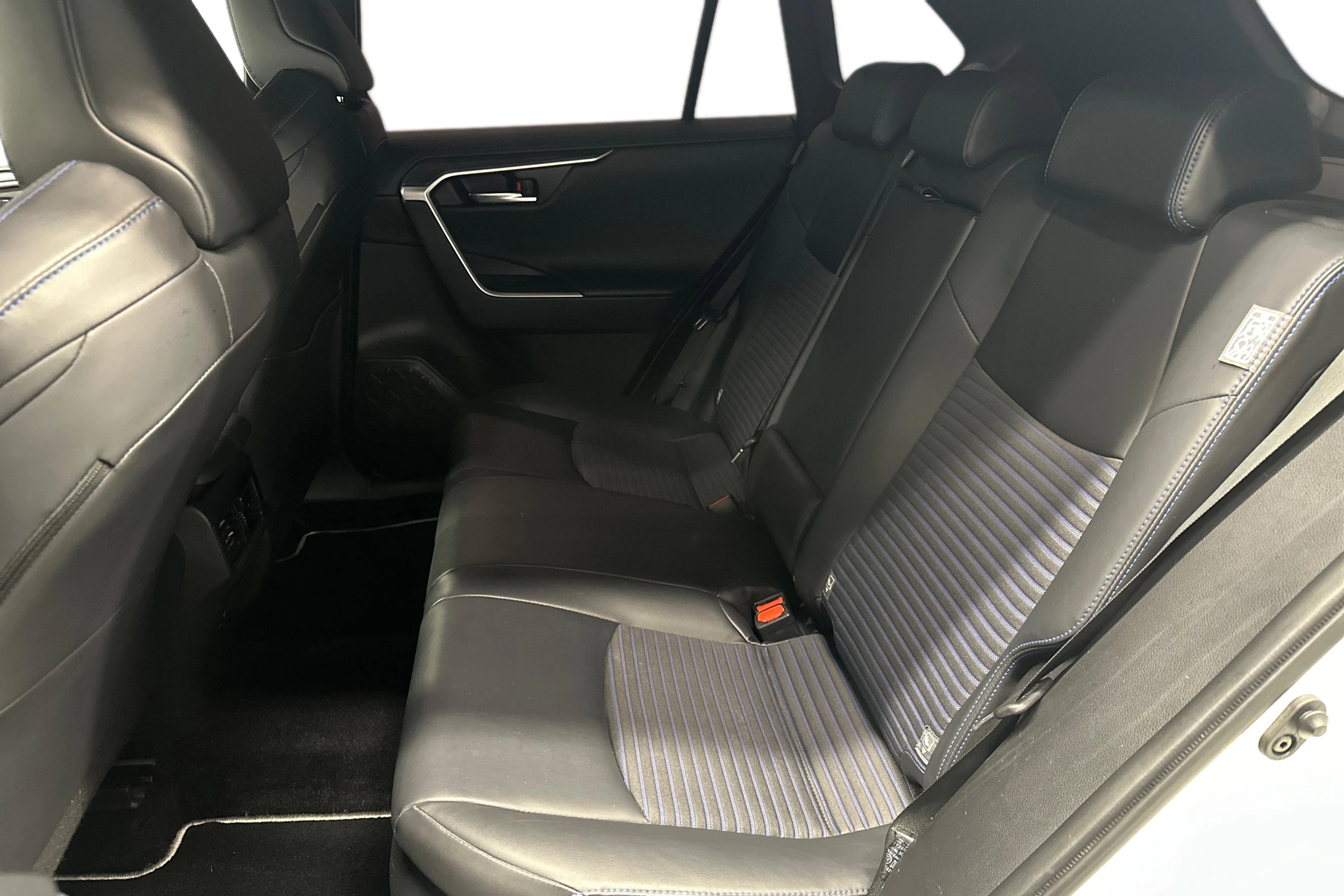 valkoinen Toyota RAV4 2020 kuva 8.