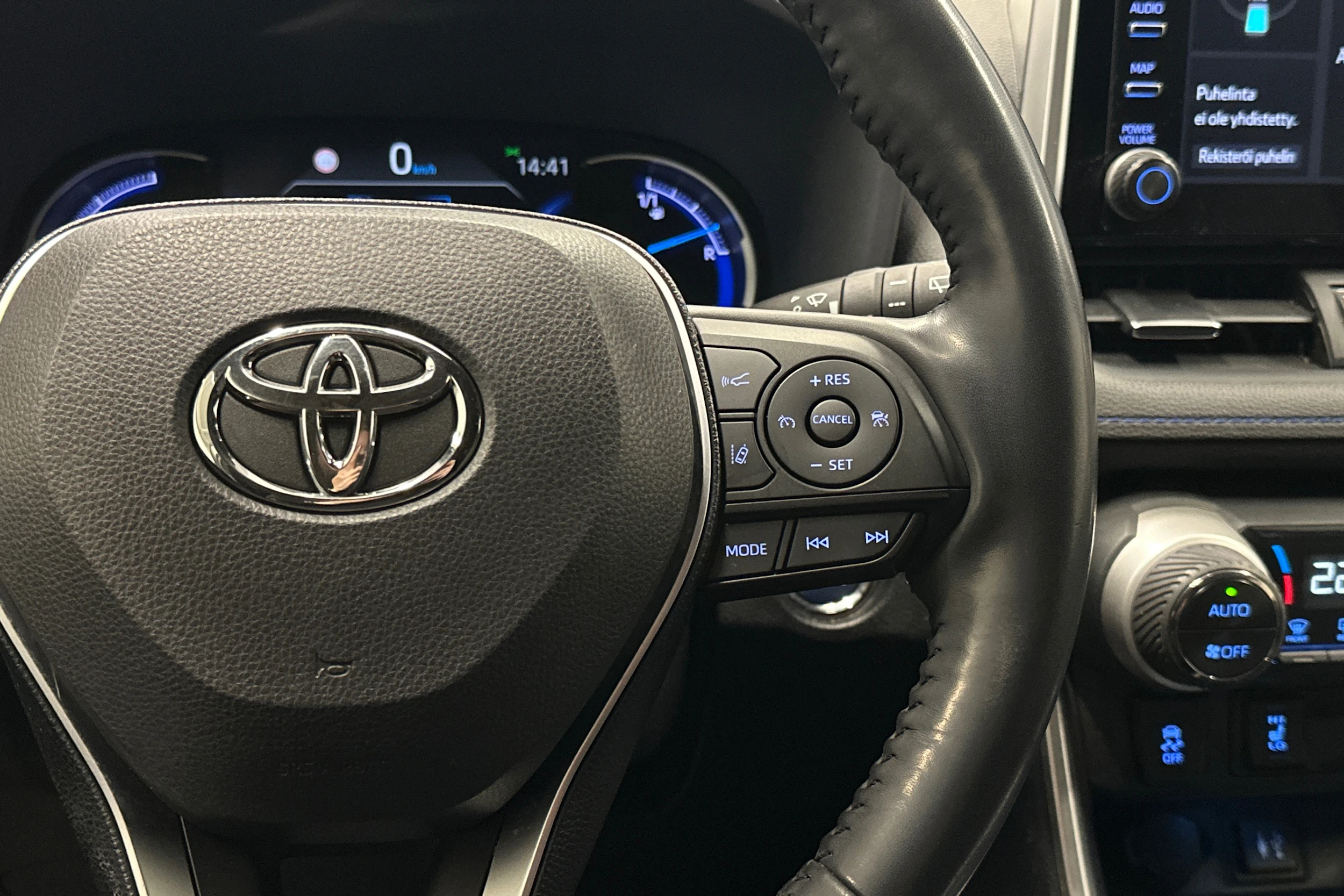 valkoinen Toyota RAV4 2020 kuva 12.