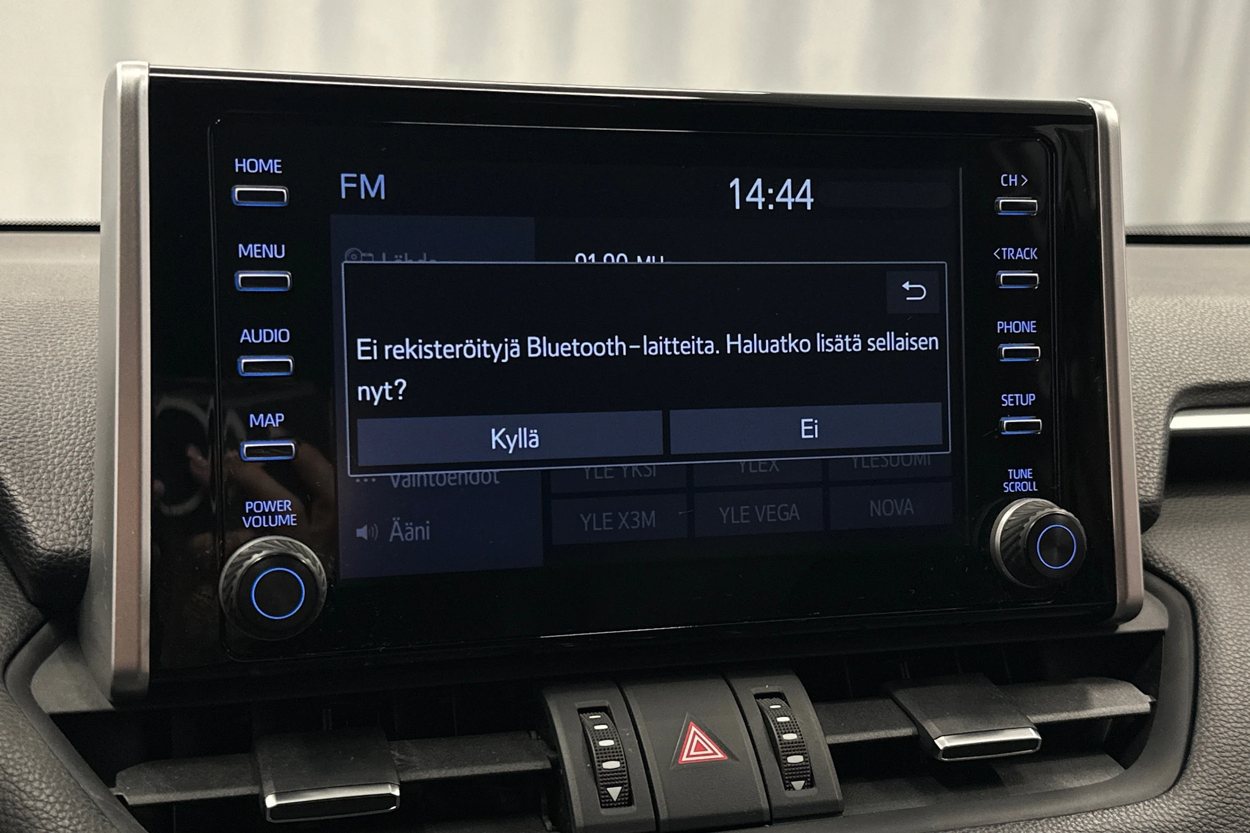 valkoinen Toyota RAV4 2020 kuva 20.