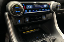 harmaa Toyota RAV4 2020 kuva 24.